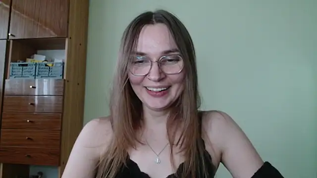 LooveELLYx online show from October 8, 1:48 pm