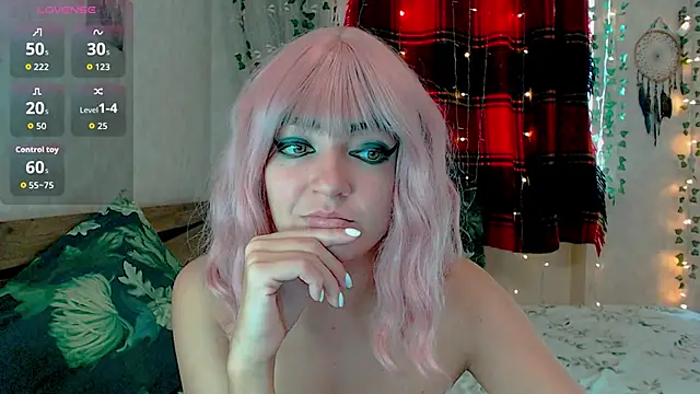 Snapshot of MagicPink chatting on October 18, 12:41 pm MagicPink online show from October 18, 12:41 pm