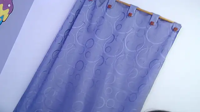 skinnykalitzo18 online show from January 14, 2:33 pm