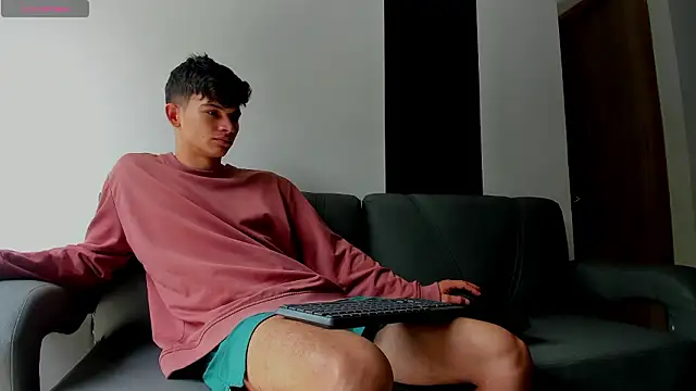 2Amateur Guys online show from February 27, 4:07 pm