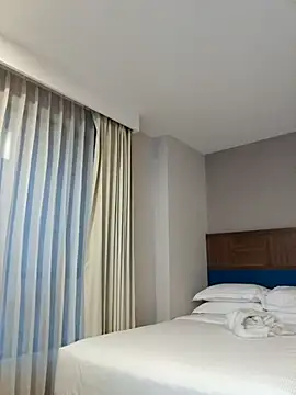 Kat Valen online show from April 15, 11:05 pm