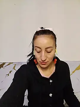 Oriana111 online show from June 2, 3:07 am