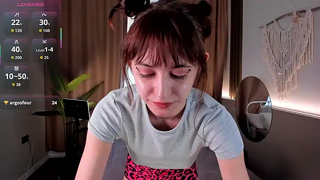 Snapshot of chloe_dreammm chatting on September 14, 12:25 pm chloe dreammm online show from September 14, 12:25 pm