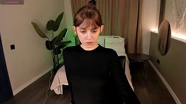 chloe dreammm online show from December 3, 12:40 pm