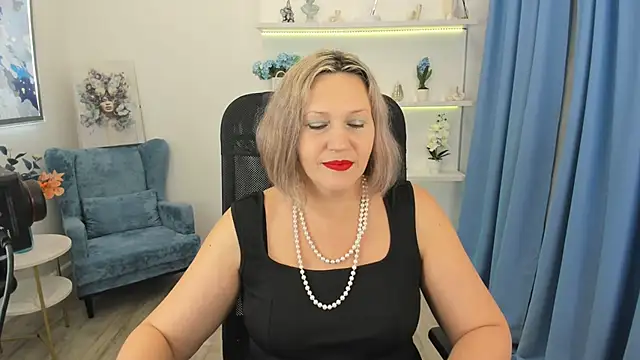 NinaStarle online show from November 23, 11:45 am