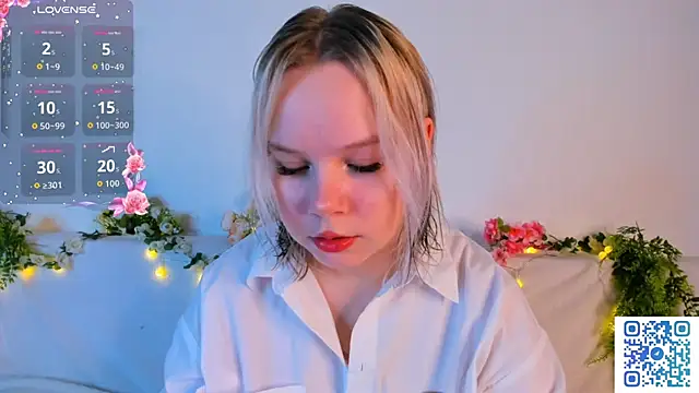 girlllsooft online show from November 16, 2:02 am