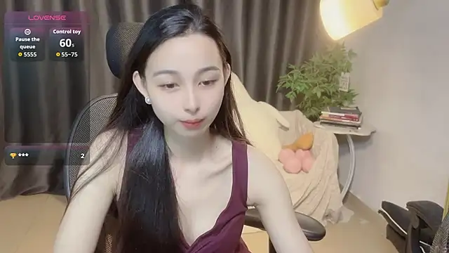 Yin-LL online show from October 11, 4:42 pm