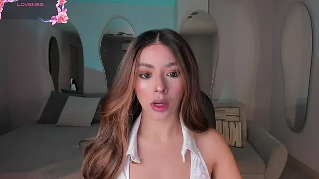 IsabellaMoreau online show from June 15, 7:58 pm