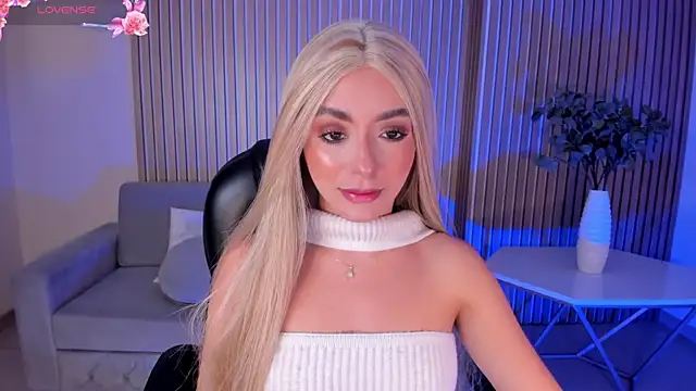 IsabellaMoreau online show from July 12, 7:58 pm