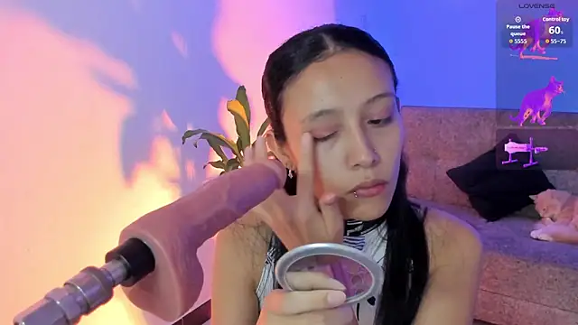 alicemoon   online show from January 16, 9:44 pm