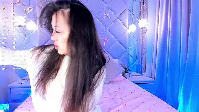 Nelly Kimm online show from March 15, 1:29 am