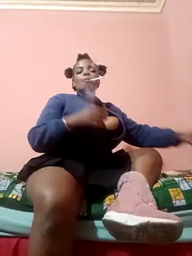 ShySexyBaddiexx online show from February 18, 11:15 pm