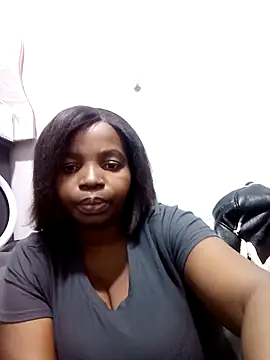 ShySexyBaddiexx online show from November 25, 5:15 pm