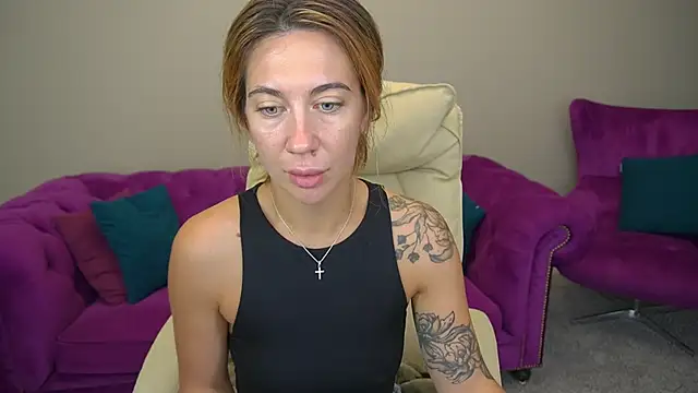 Snapshot of KateShanny chatting on September 18, 6:45 am KateShanny online show from September 18, 6:45 am