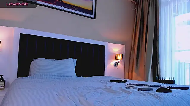 marrenaa online show from November 6, 8:09 am