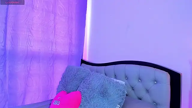 my aleja  online show from March 5, 12:45 pm