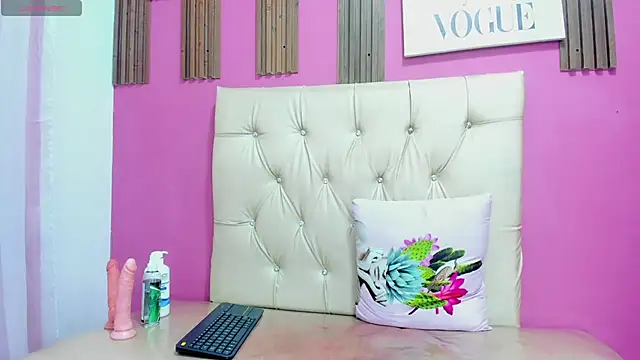 Lucia Spear online show from October 31, 1:37 pm