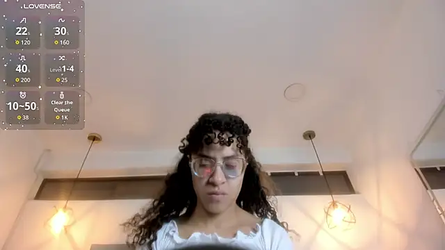 Hanna Cornee  online show from February 10, 12:19 pm