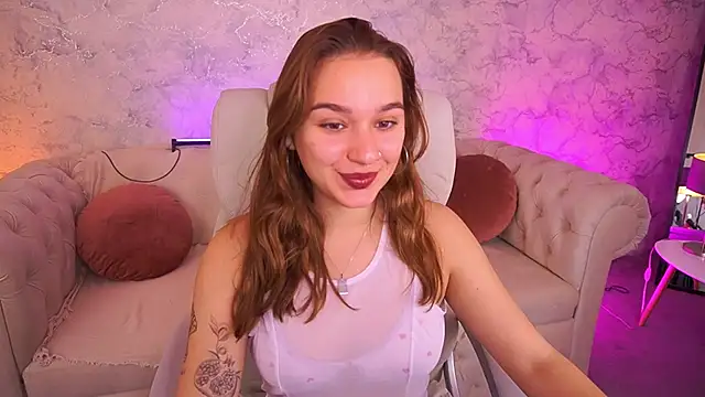 UrMuseOn online show from October 25, 7:05 am