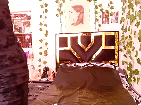 lucywhite13 online show from October 29, 3:14 pm