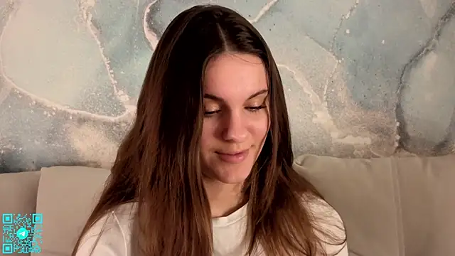 chloemilka online show from April 20, 6:11 pm