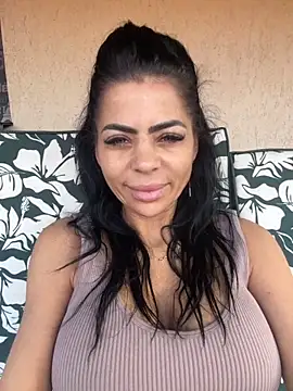 Snapshot of VanesaCharm chatting on October 17, 10:07 am VanesaCharm online show from October 17, 10:07 am