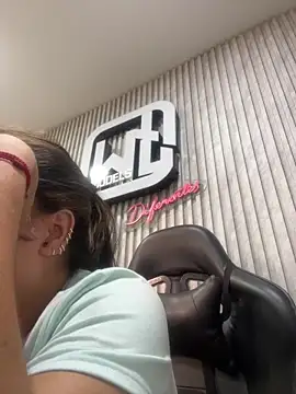 megvibes online show from November 10, 1:39 pm