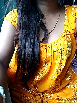 Snapshot of Desi_couple305 chatting on October 10, 7:57 am Desi couple305 online show from October 10, 7:57 am