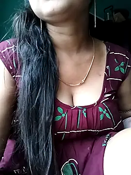 Snapshot of Desi_couple305 chatting on October 3, 1:22 am Desi couple305 online show from October 3, 1:22 am