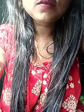 Snapshot of Desi_couple305 chatting on October 18, 8:28 am Desi couple305 online show from October 18, 8:28 am