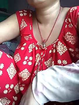 Snapshot of Desi_couple305 chatting on September 17, 8:45 am Desi couple305 online show from September 17, 8:45 am