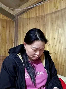 yoowwmr online show from November 3, 1:59 pm