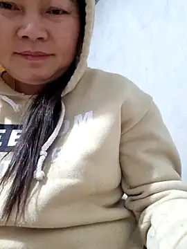 yoowwmr online show from January 8, 3:16 pm