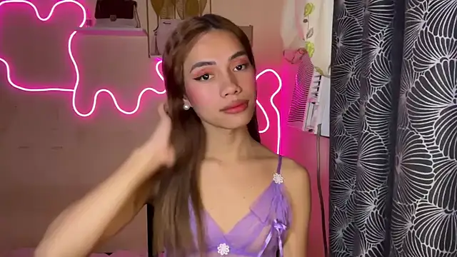 Lovelynikki03 online show from September 29, 8:36 pm