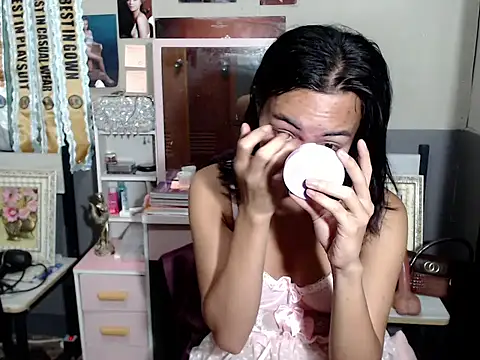 miya khali online show from November 6, 8:37 pm