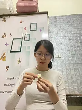 meomeo2k6 online show from December 15, 2:11 pm