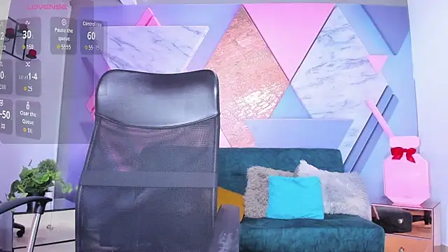 Dantzel  online show from December 19, 5:38 pm