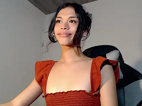 urcurlydiva online show from December 4, 5:57 pm