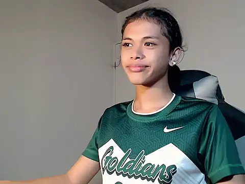 urcurlydiva online show from December 15, 4:45 pm