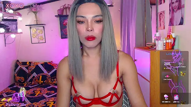 izabella moore online show from October 16, 11:35 am