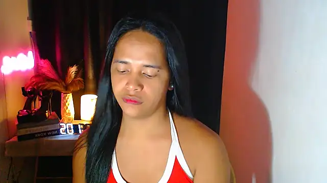 Lorainnelustts online show from December 1, 4:42 pm