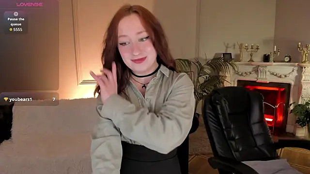 Snapshot of Violet_Griffen chatting on October 23, 3:40 pm Violet Griffen online show from October 23, 3:40 pm