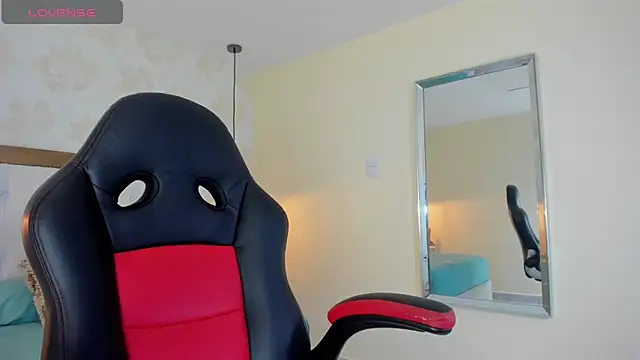 IRISCLARK1 online show from April 13, 7:25 pm