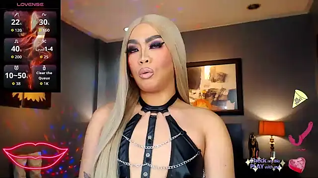 FridaHumphrey online show from November 3, 6:45 pm