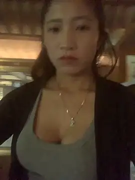 Snapshot of ThiHa003 chatting on October 22, 4:39 am ThiHa003 online show from October 22, 4:39 am