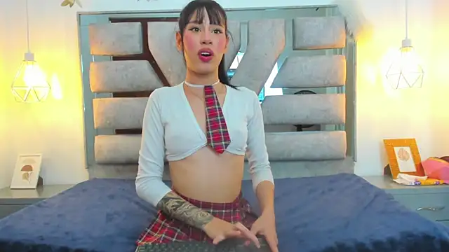 RoxanneCrush  online show from November 28, 9:07 pm