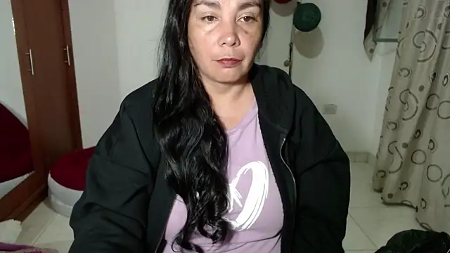 Snapshot of Vivian_milf_paint chatting on September 11, 3:29 am Vivian milf paint online show from September 11, 3:29 am