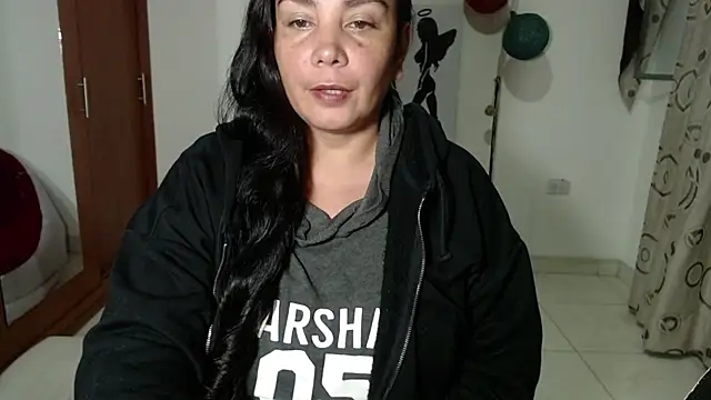 Snapshot of Vivian_milf_paint chatting on October 1, 4:06 am Vivian milf paint online show from October 1, 4:06 am