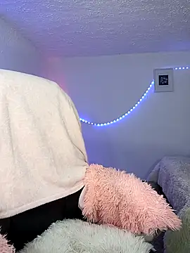 annie thomson00 online show from March 7, 3:02 am