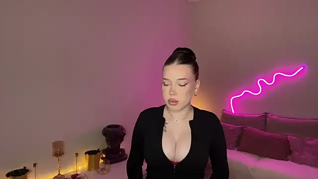 mistress of hearts online show from June 17, 1:23 pm